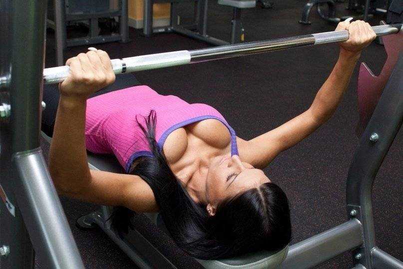 Как накачать грудь девушке: женские упражнения для грудных мышц